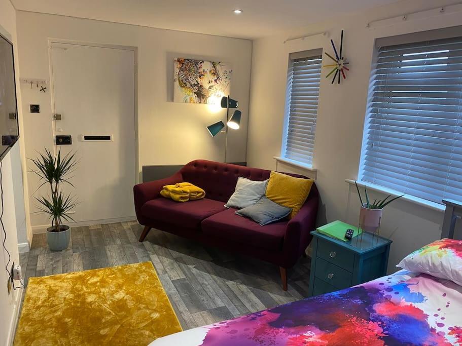 Cosy Studio Apartment 滑铁卢维尔 外观 照片